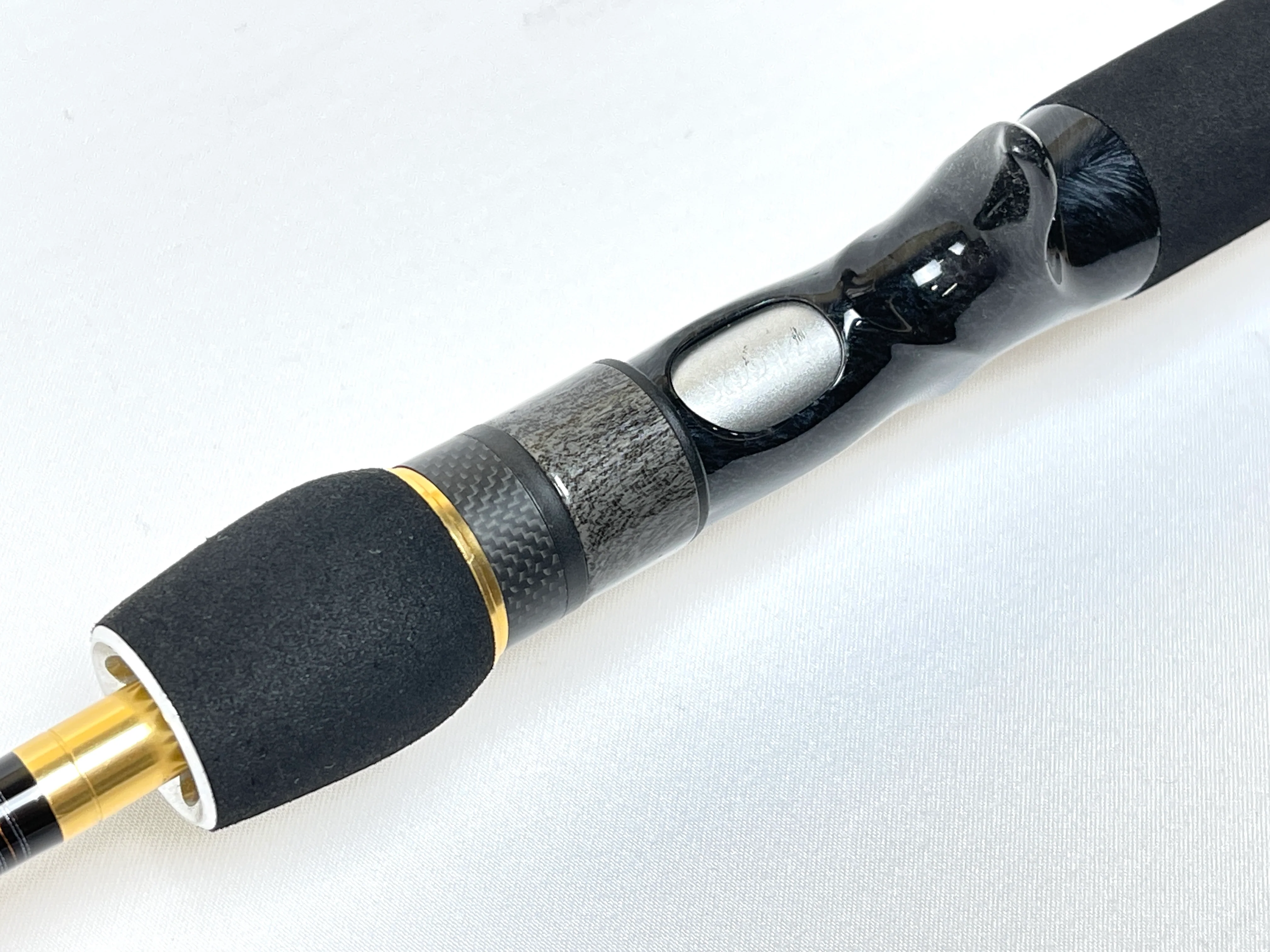 Used Megabass Destroyer Hi-10X Baitcasting F4-66X Cyclone - Image 6