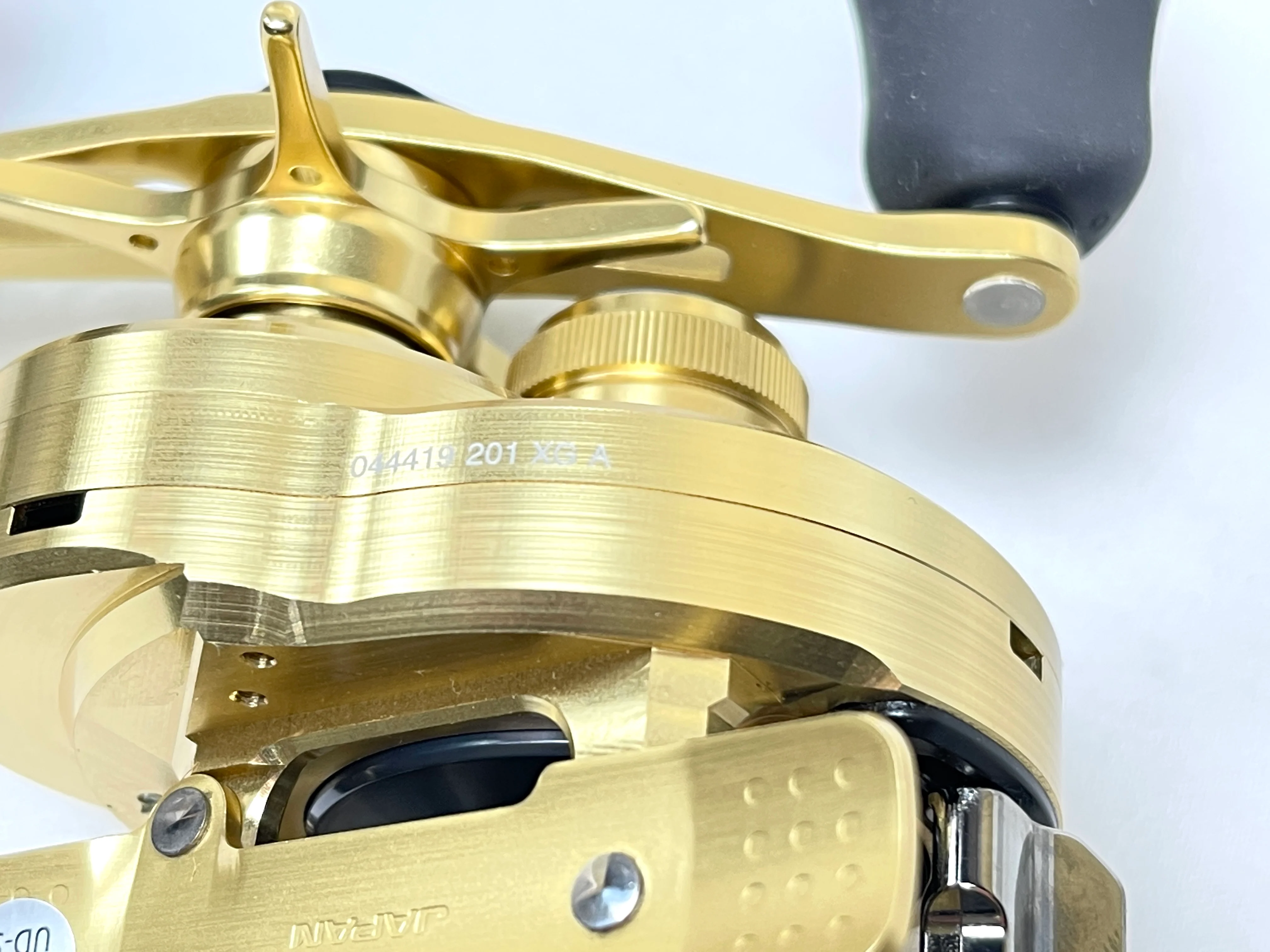 Used Shimano 22 Calcutta Conquest 201XG Left - Image 9